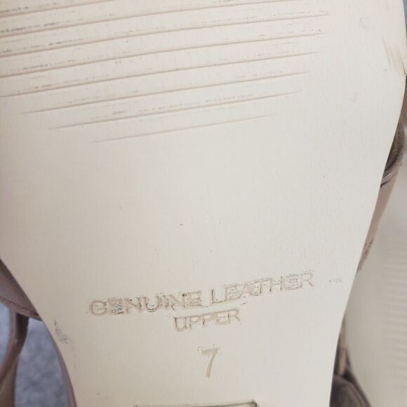 Journee Signature Sandals Women 7 M  Meggs Block Heel Leather Shoes - Picture 8 of 15